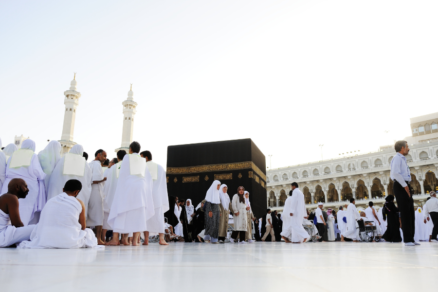 How Can Group Umrah Packages Save You More in 2026?