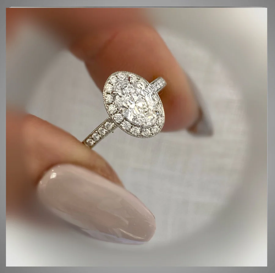 Refined Elegance of Vintage Oval Diamond Engagement Rings