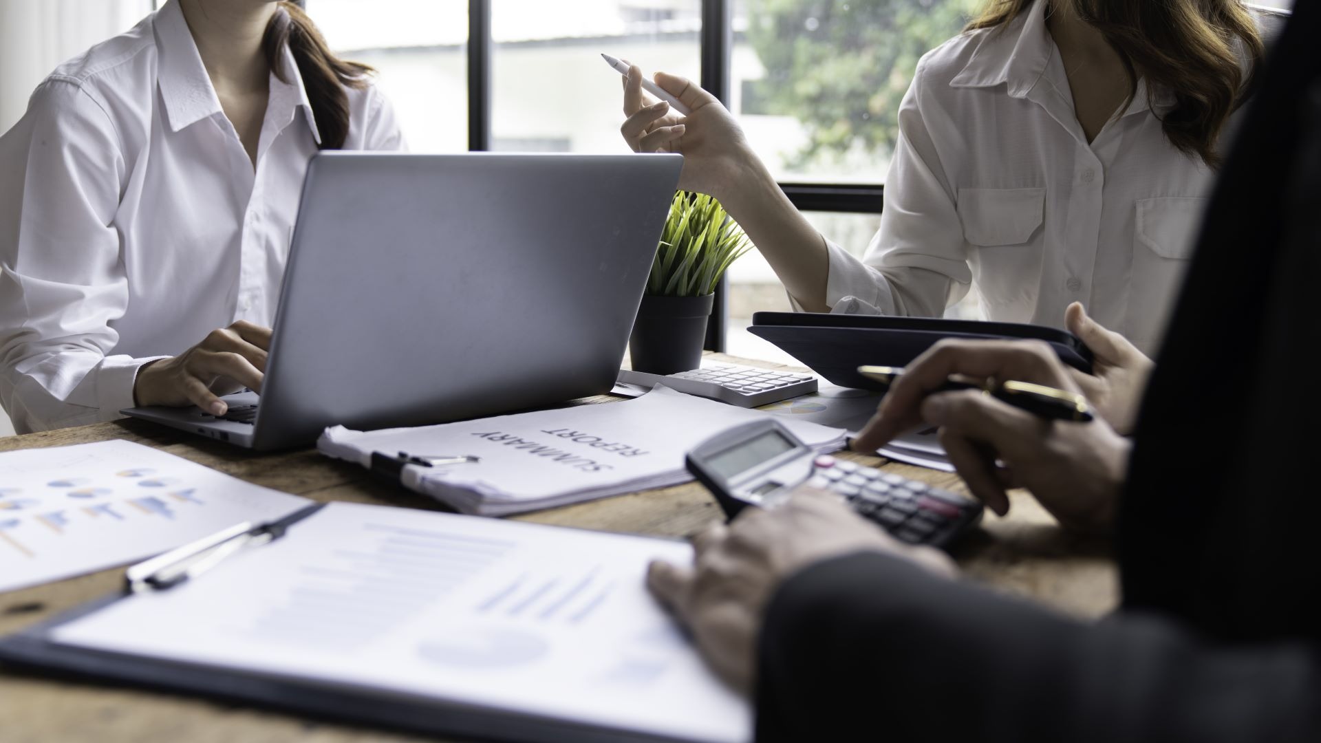 What To Expect From Professional Outsourced Bookkeeping Services