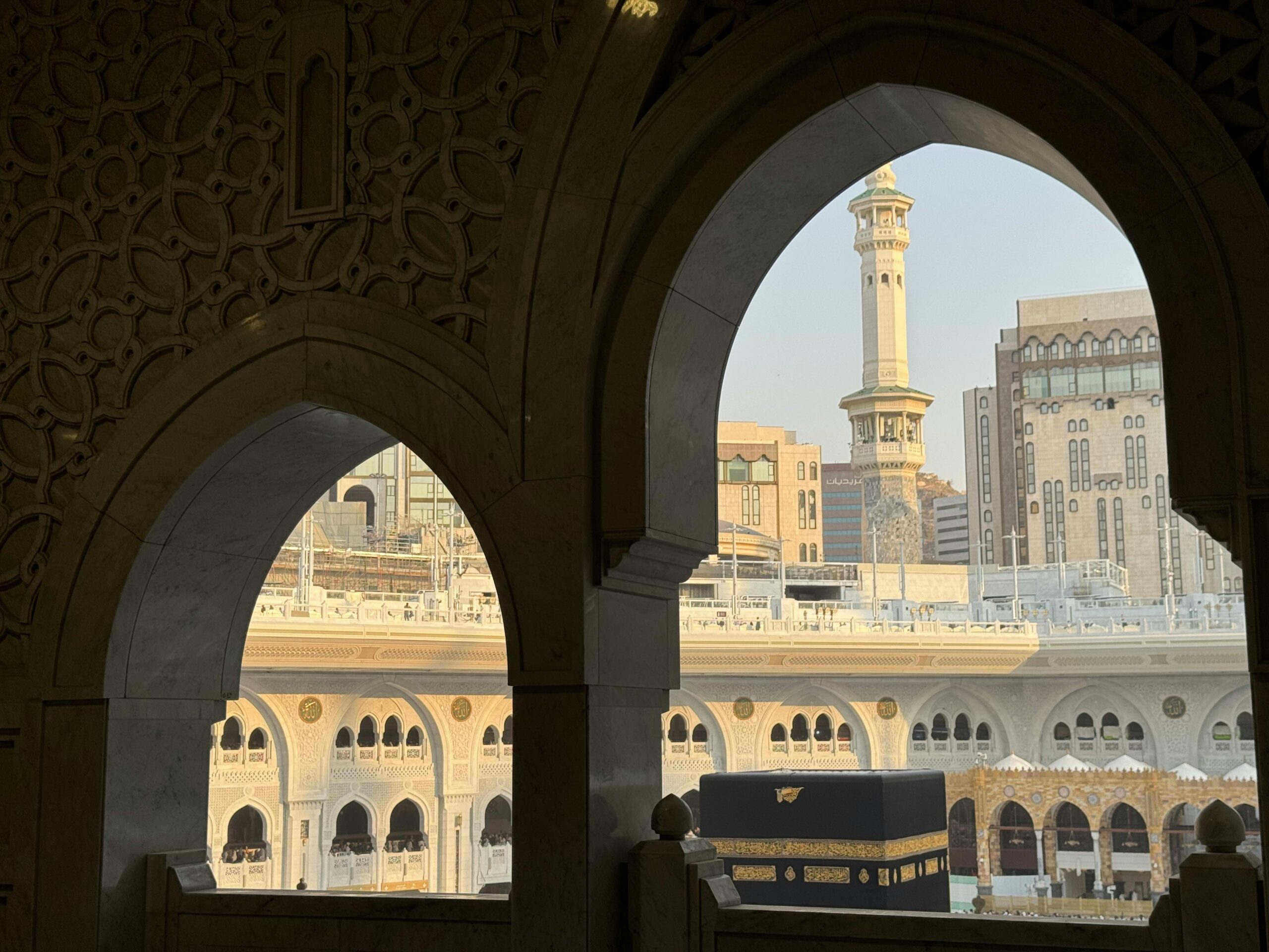How to Balance Prayer and Sightseeing in Saudi Arabia