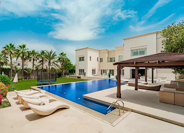 Why Foreign Investors are Pivoting from Apartments to Mansions